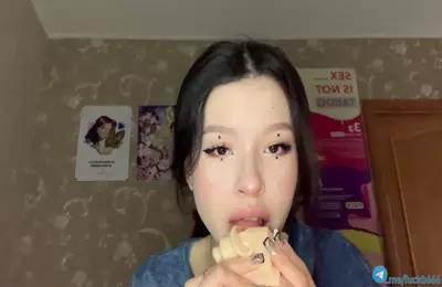 luvbezzy_ASMR_小耳朵_涂抹式舔舐-助眠云视听