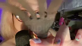 pipi酱睡不醒_舔叉子_洞洞勺_舔叉子_洞洞勺-助眠云视听