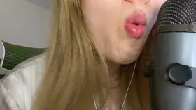 pipi酱睡不醒_琥珀糖_飞碟糖_棉花糖_琥珀糖_飞碟糖_棉花糖-助眠云视听