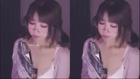 左颜玉很下饭_双马尾白色上衣-助眠云视听