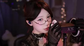 妮有柿_妮有柿_黑色蕾丝手套摩擦耳朵-助眠云视听