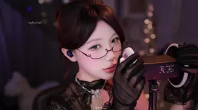 妮有柿_黑色蕾丝手套摩擦耳朵_1-助眠云视听