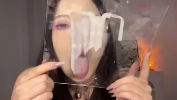 bob1啵啵_主人给小猫喂酸奶_-助眠云视听